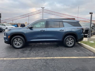 2025 Chevrolet Traverse LT