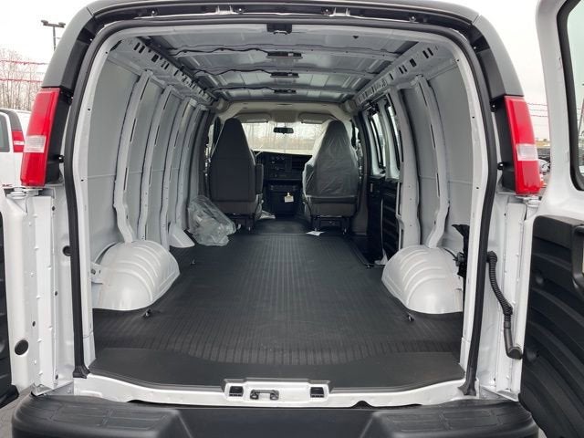 2025 GMC Savana Cargo Work Van