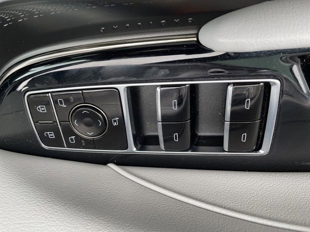 2024 Cadillac LYRIQ Luxury 1