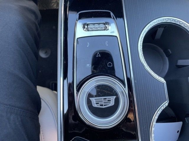 2025 Cadillac LYRIQ Luxury 3