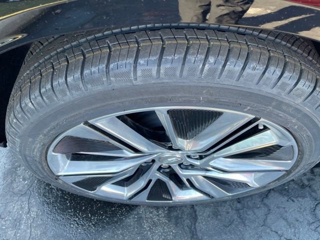 2025 Cadillac LYRIQ Luxury 3