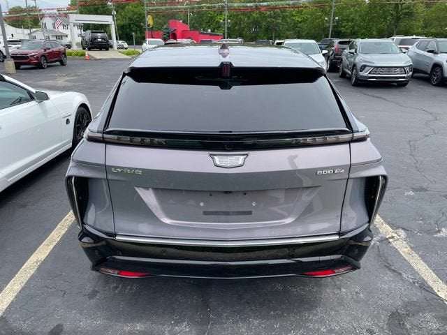 2025 Cadillac LYRIQ Luxury 3
