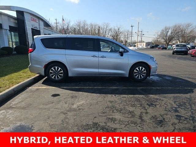 2023 Chrysler Pacifica Hybrid Touring L