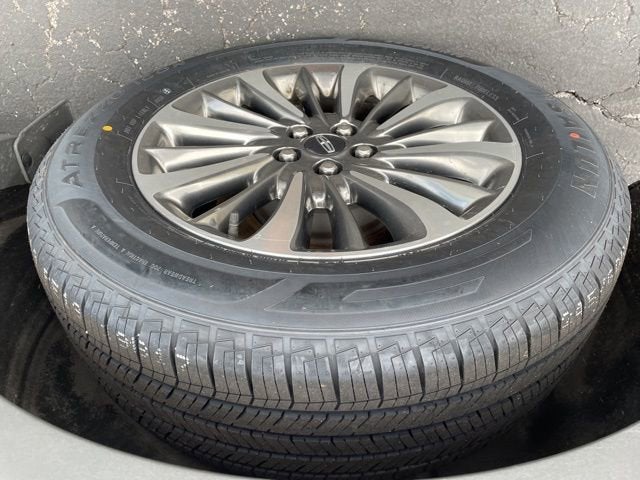 2019 Lincoln Nautilus Select