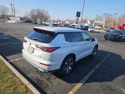 2025 Mitsubishi Outlander SE