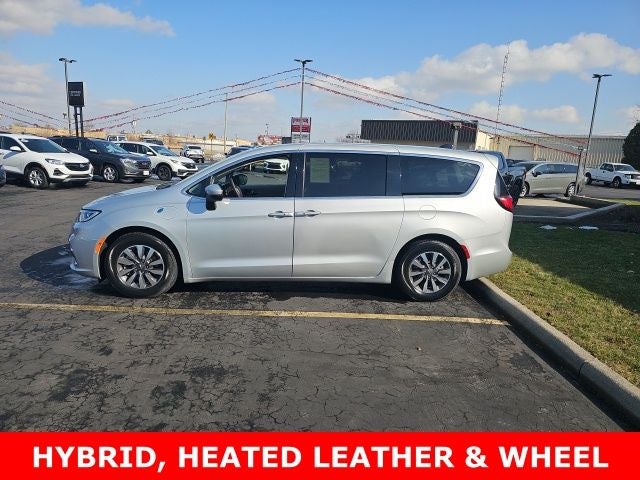 2023 Chrysler Pacifica Hybrid Touring L