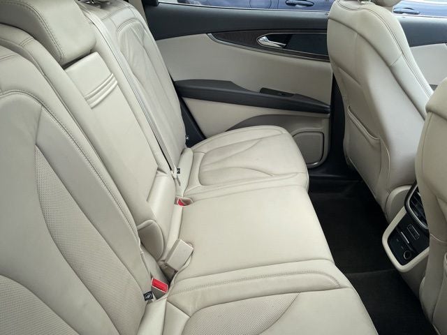 2019 Lincoln Nautilus Select