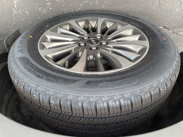 2019 Lincoln Nautilus Select