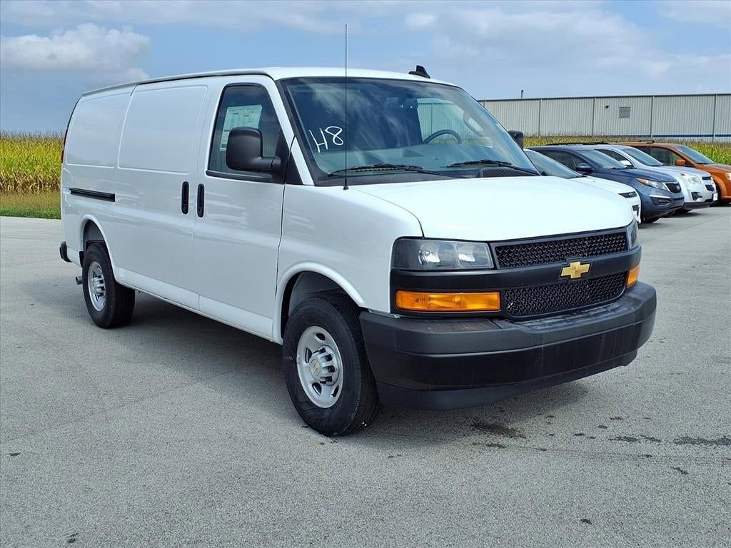 2025 Chevrolet Express Cargo 3500 WT