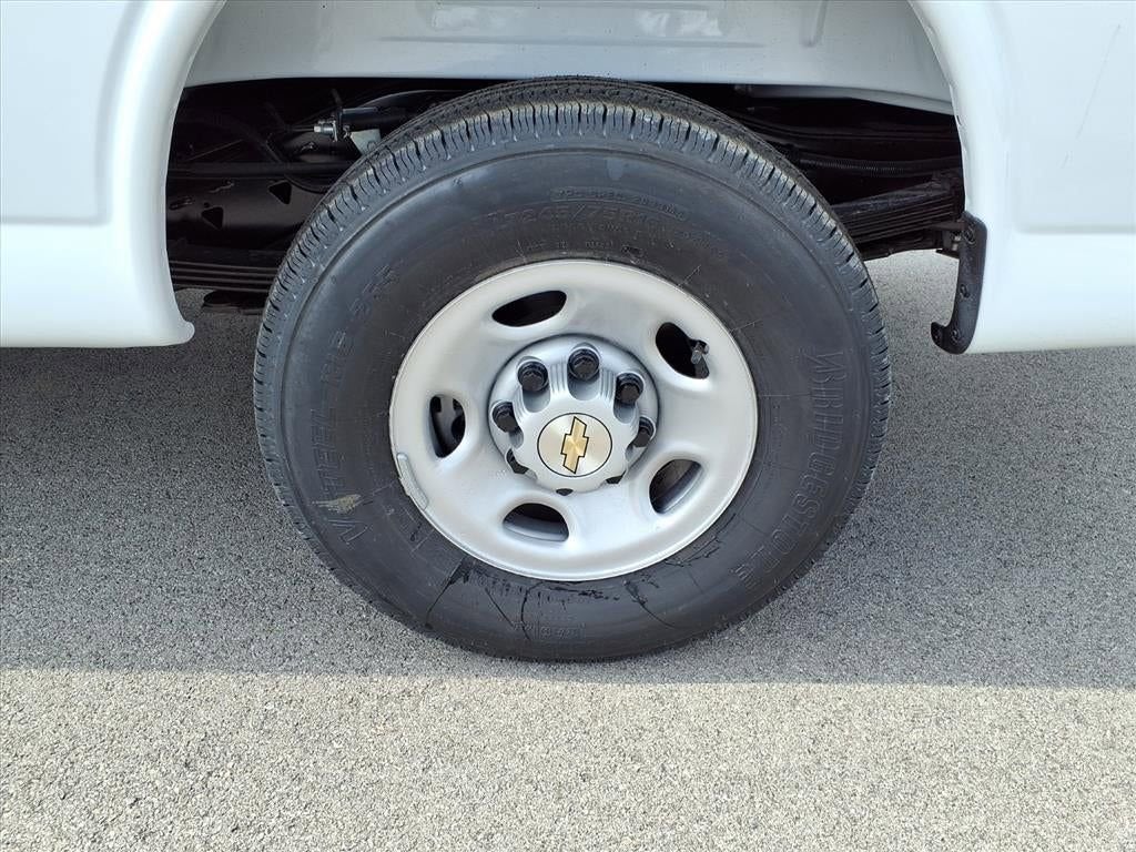 2025 Chevrolet Express Cargo 3500 WT