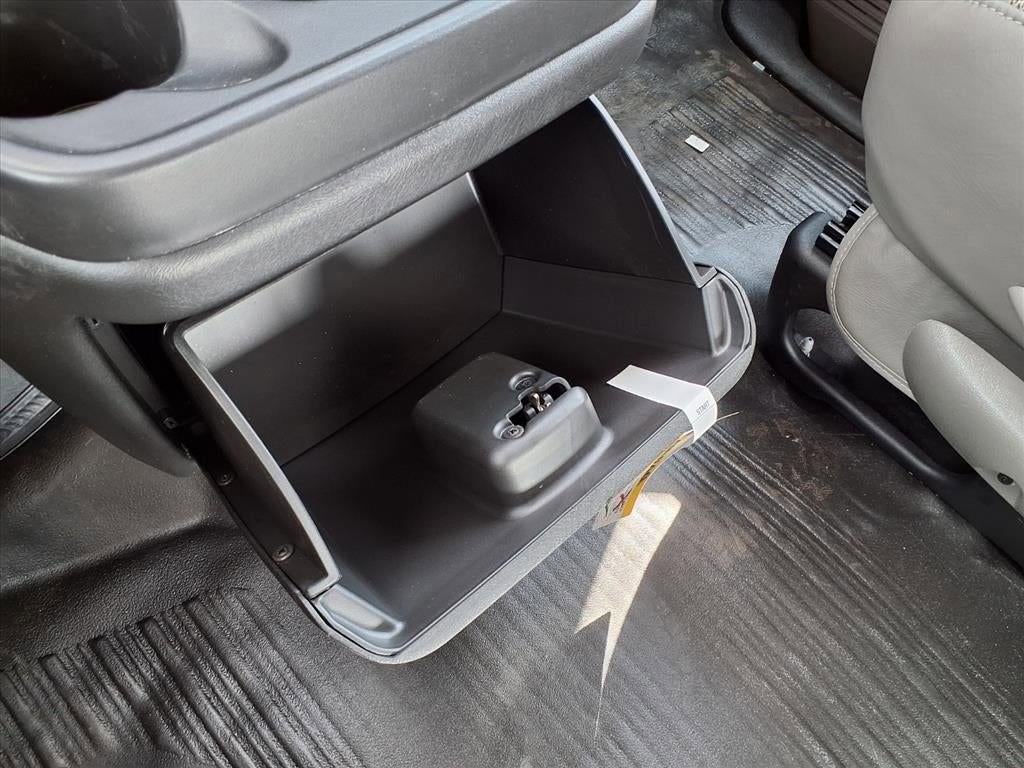 2025 Chevrolet Express Cargo 3500 WT