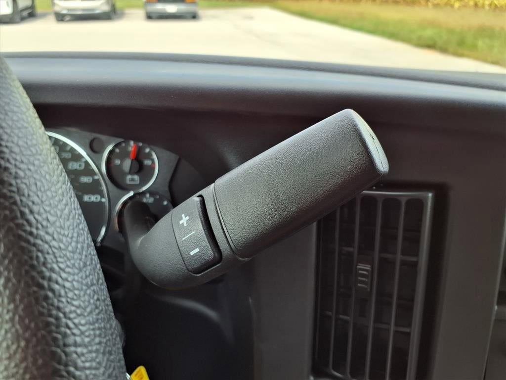 2025 Chevrolet Express Cargo 3500 WT