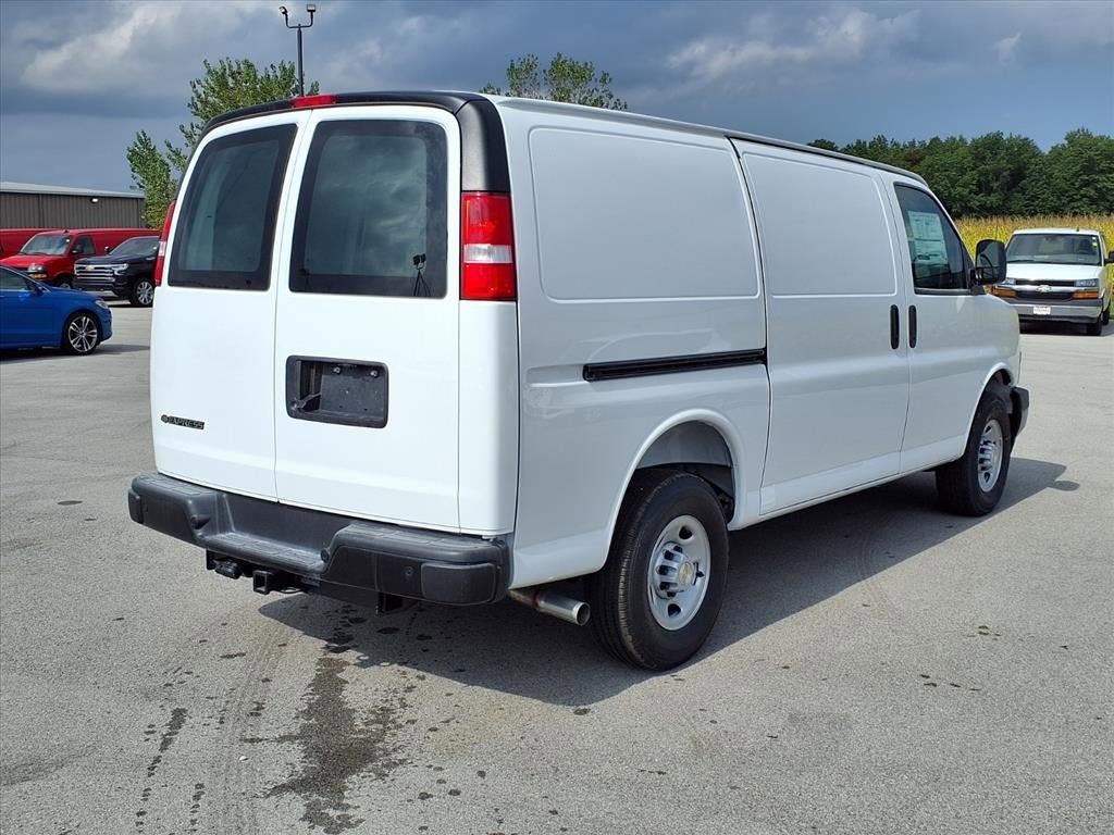 2025 Chevrolet Express Cargo 3500 WT