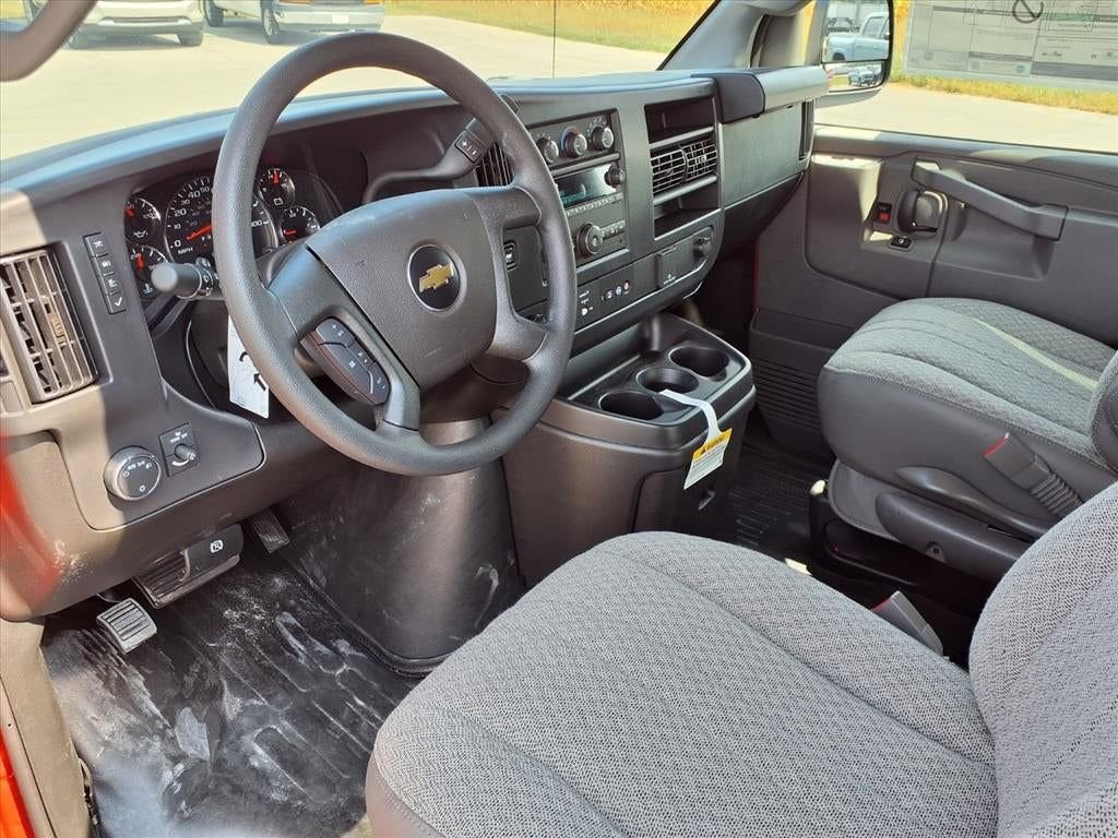2025 Chevrolet Express Cargo 3500 WT