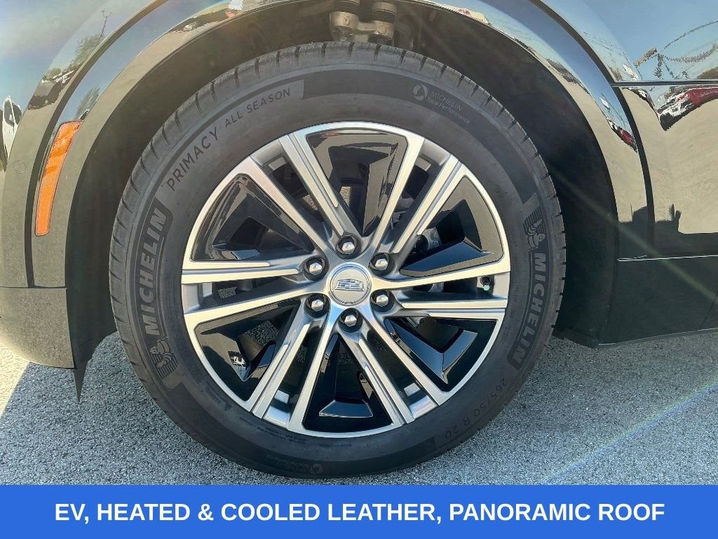 2024 Cadillac LYRIQ Luxury 2