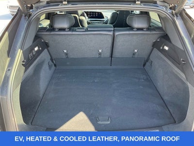 2024 Cadillac LYRIQ Luxury 2