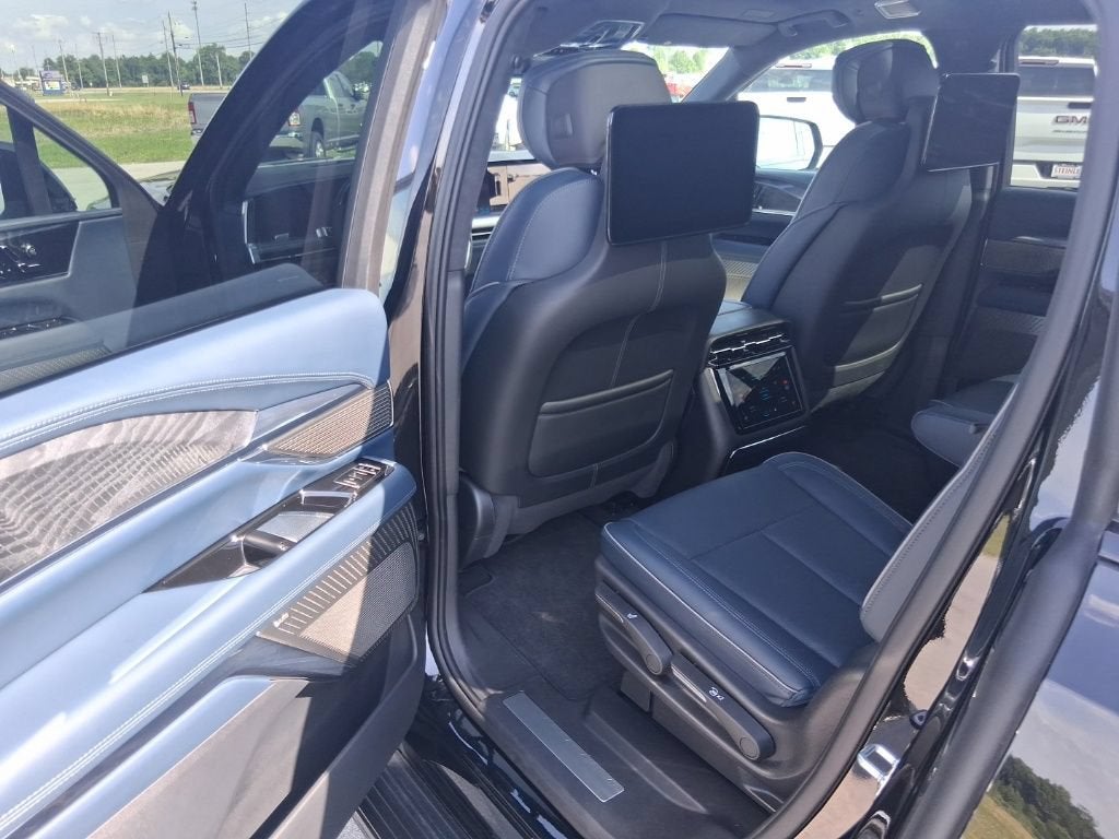 2025 Cadillac ESCALADE IQ Sport 2