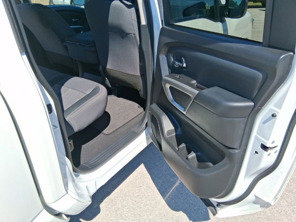 2022 Nissan Titan SV