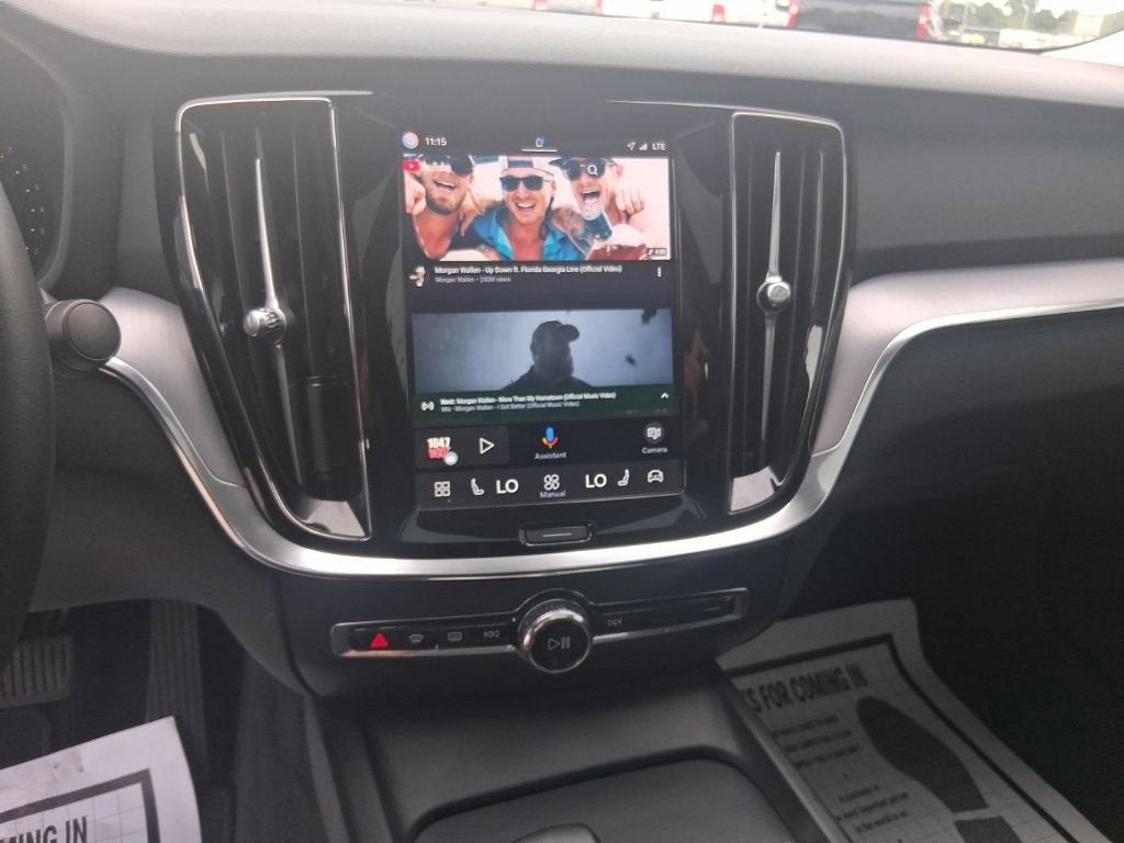 2024 Volvo S60 Core Dark Theme