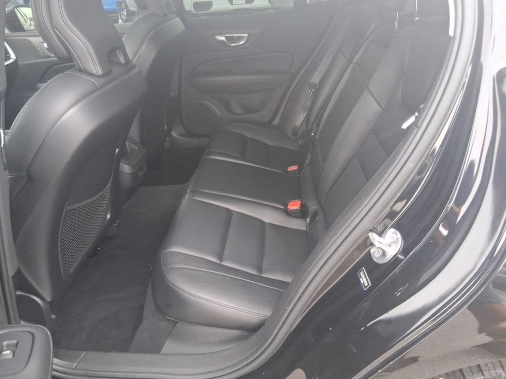 2024 Volvo S60 Core Dark Theme