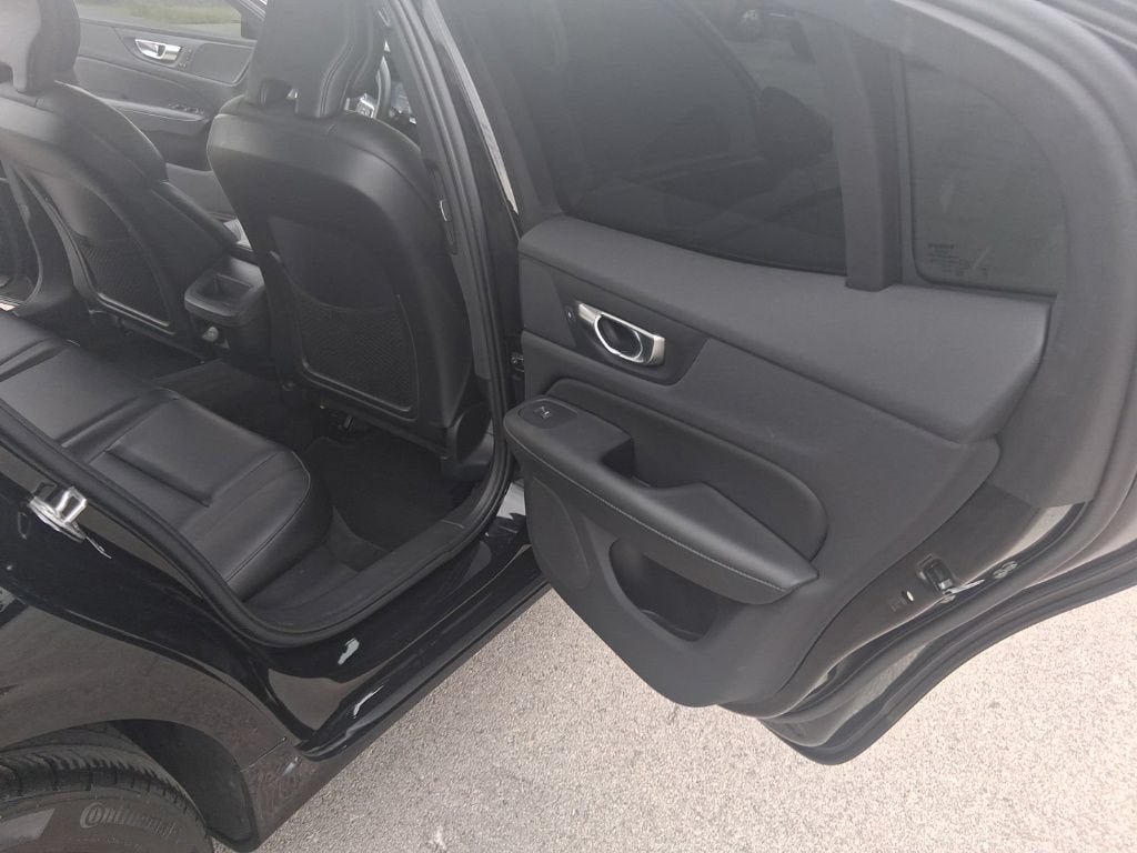 2024 Volvo S60 Core Dark Theme