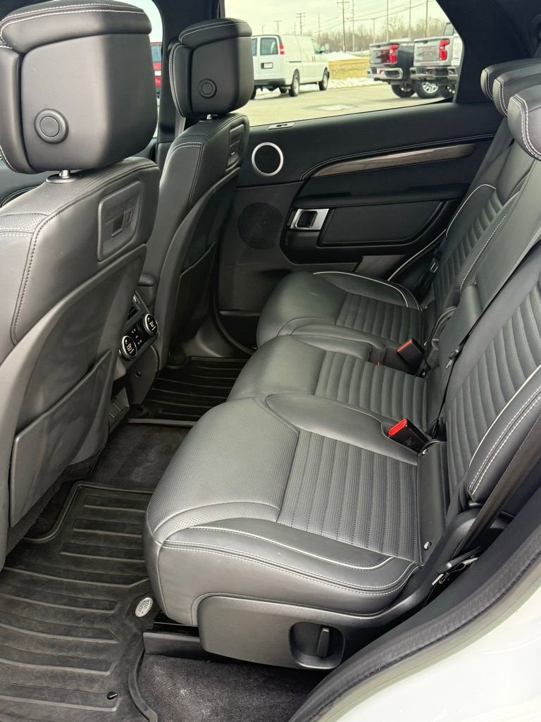 2023 Land Rover Discovery Metropolitan Edition