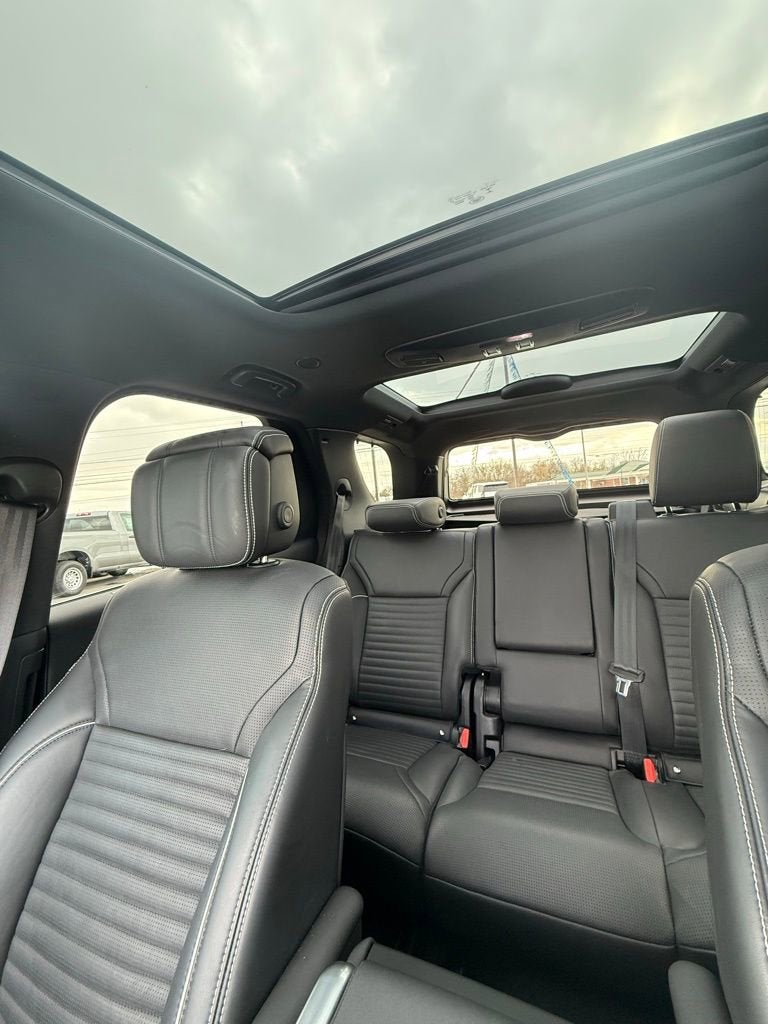 2023 Land Rover Discovery Metropolitan Edition